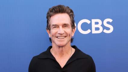 Jeff Probst Reveals Thing He Always Does After Being Handed an Immunity Idol