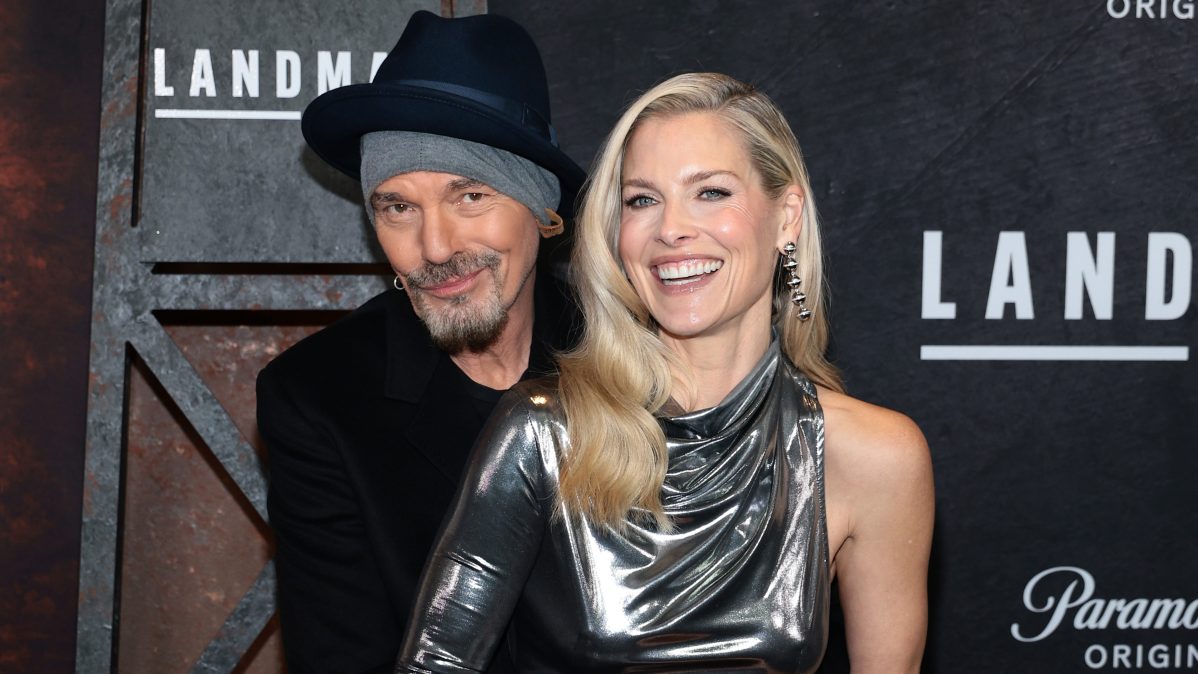 Ali Larter and Billy Bob Thornton.