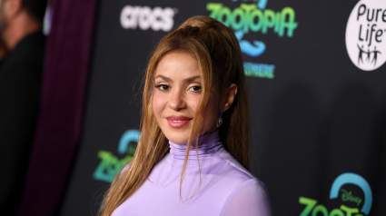 Shakira & Her Sons Wear Matching Outfits at Red Carpet Event: PHOTOS