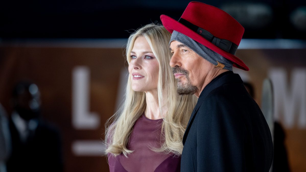 Ali Larter and Billy Bob Thornton.