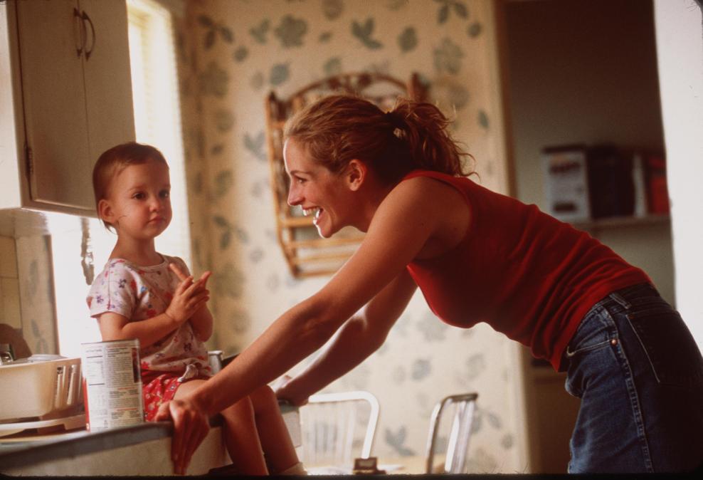 2000 Julia Roberts Stars In The Movie Erin Brockovich. 