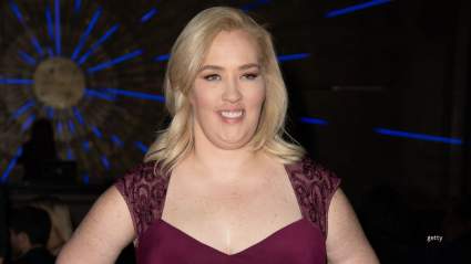 Mama June’s Tight Rings & Blistered Fingers Spark Major Fan Concern