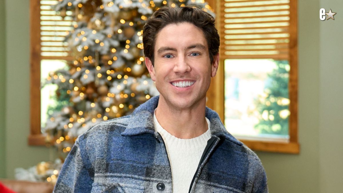 "Finding Mr. Christmas" contestant Robbie Simpson