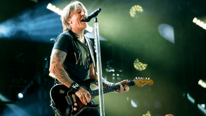 WATCH: Keith Urban Performs Country Version of ‘Pink Pony Club’