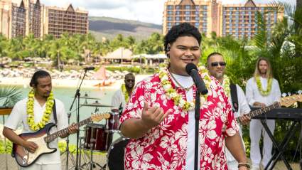 ‘American Idol’ Winner Iam Tongi’s Hawaiian Performance at the ‘Disney Parks Magical Christmas Day Parade’ [VIDEO]