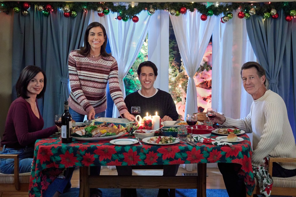 Catherine Bell, Eva Tavares, Simon Farrell, James Denton at dinner table