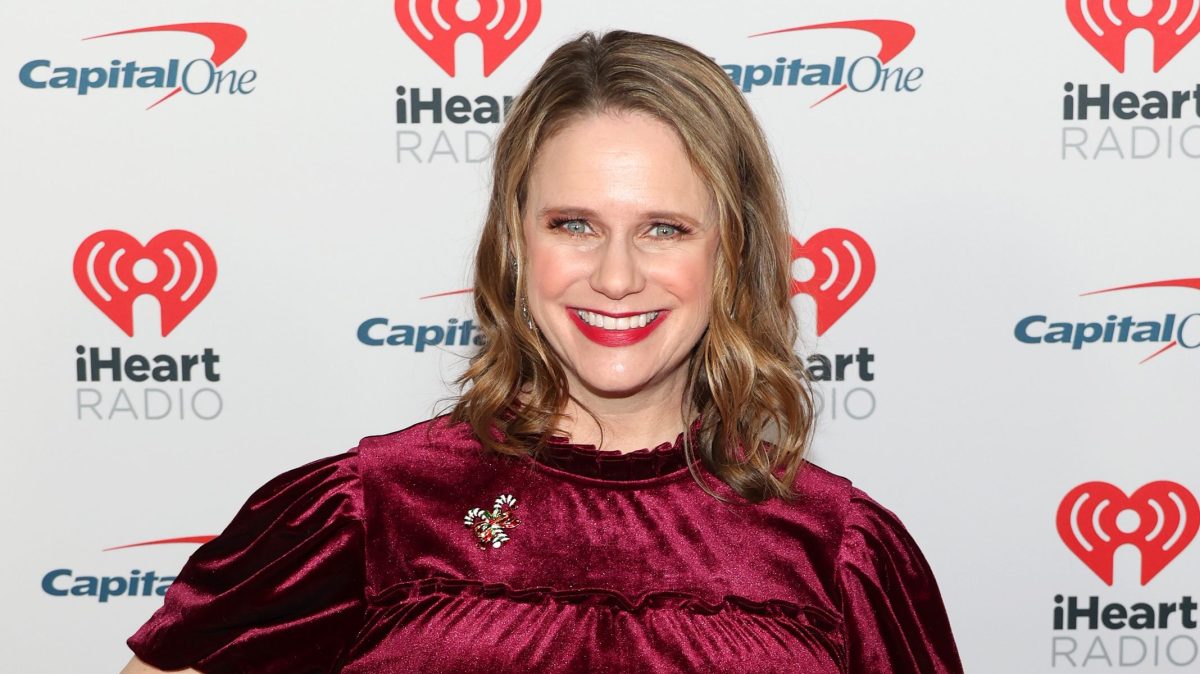 Andrea Barber.