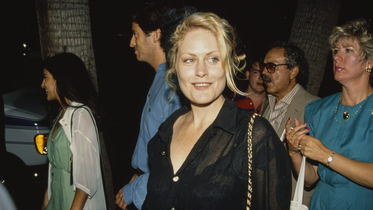 Beverly D'Angelo.