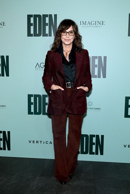 Gina Gershon