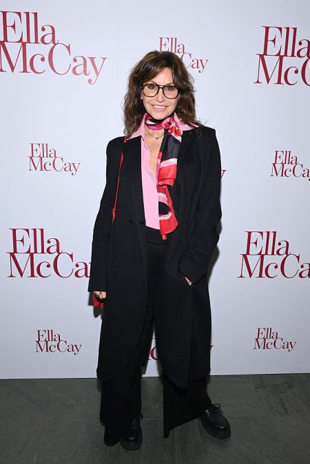 Gina Gershon