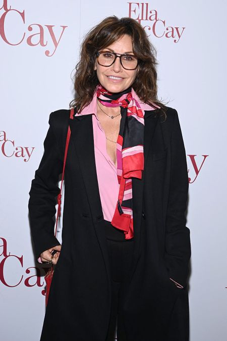 Gina Gershon
