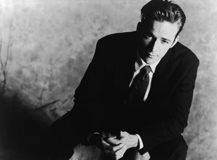 Luke Perry posing for a photo