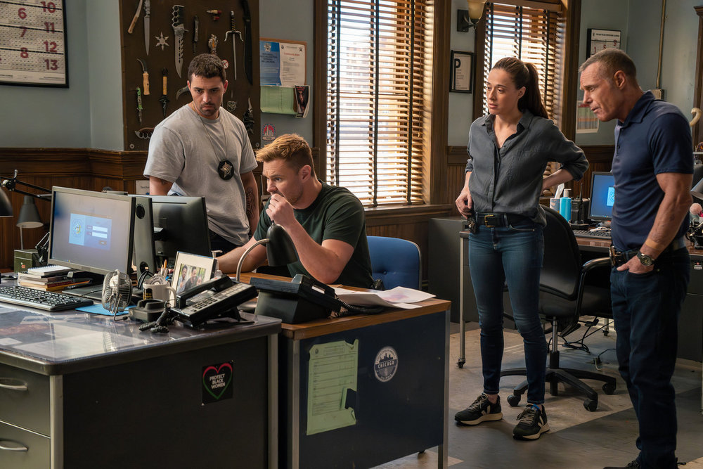 Benjamin Levy Aguilar, Patrick John Flueger, Marina Squerciati, Jason Beghe