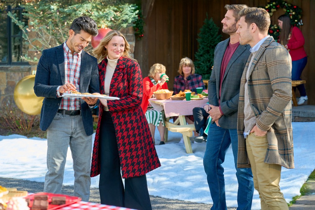 Hunter King and Finding Mr. Christmas contestants