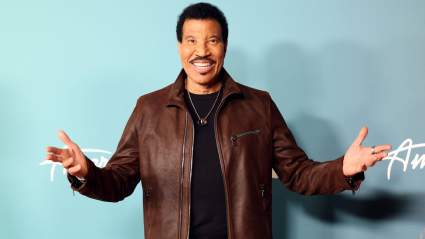 Lionel Richie Playfully Explains Why Fans Should Watch ‘American Idol’ [VIDEO]