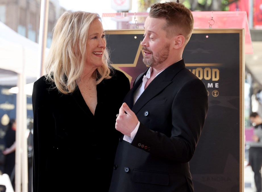 Macaulay Culkin and Catherine O&rsquo;Hara