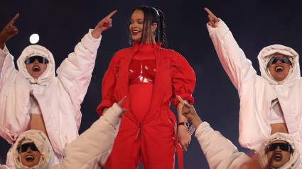 Top 5 Craziest Super Bowl Halftime Moments of All Time