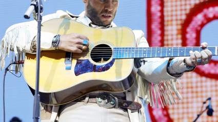 Country Singer Apologizes After Being Forced to Cancel Entire Tour: ‘I Know I Let Y’all Down’