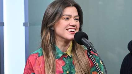 ‘The Voice’: Kelly Clarkson Admits She Has Over Two Dozen Tattoos