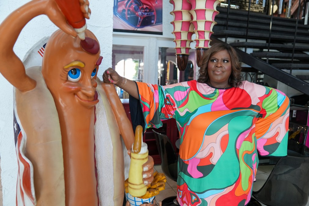Retta in the Le Musee De Horreur Home