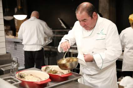 The 1 Thing Emeril Lagasse Doesn’t Like About Cooking Shows – A Refreshing Take