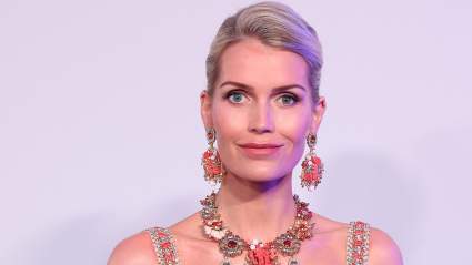 Lady Kitty Spencer Brings Art To Life In Striking Dress Based On A 237-Year-Old Painting