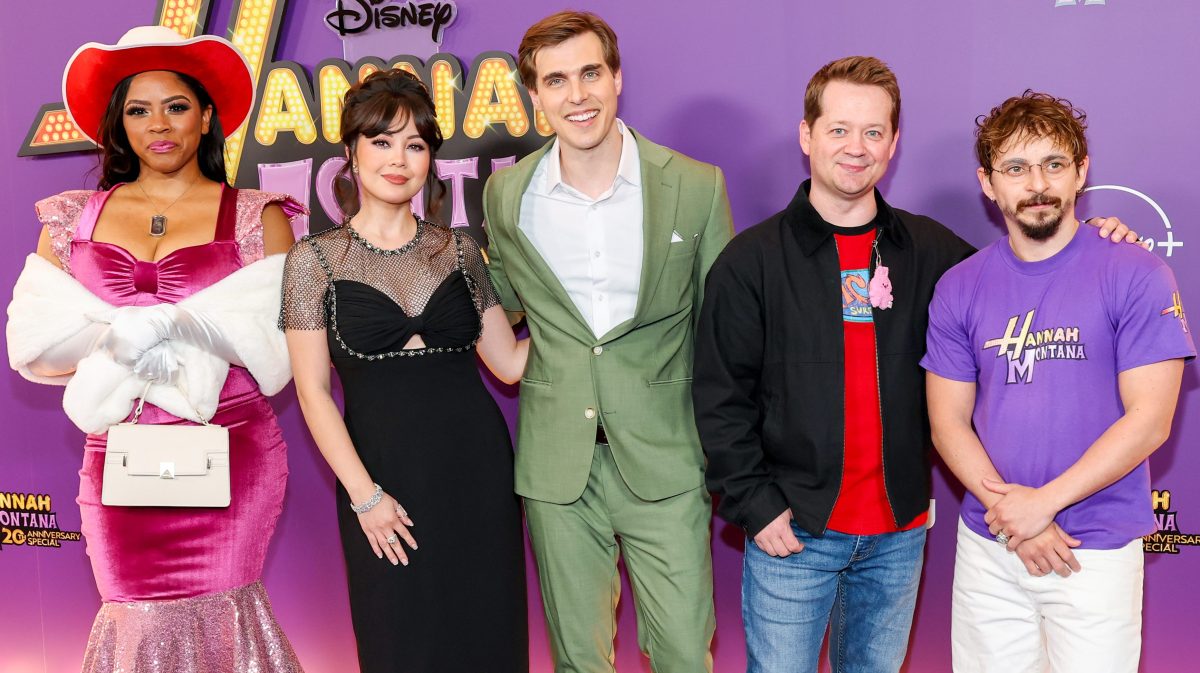 Shanica Knowles, Anna Maria Perez de Tagle, Cody Linley, Jason Earles, and Mois&eacute;s Arias