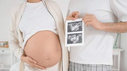 ‘General Hospital’ Star & Wife Playfully Announce Pregnancy: PHOTO