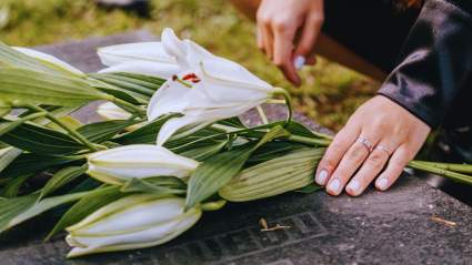 Reality TV Star Honors Daughter at Her Gravesite 2 Years After Stillbirth