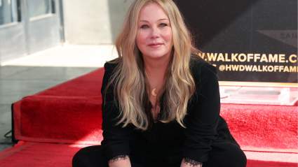 Christina Applegate Was Torn Between DATING 2 ’90s Heartthrobs: Who She Chose at the Time
