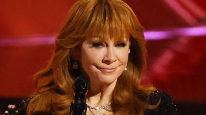 Reba McEntire Pays Tribute to Late Country Music Legend With 1989 Throwback Video