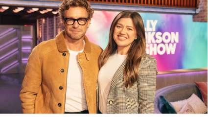 Kelly Clarkson’s Priceless Reaction to Simon Baker’s Barnyard Crew