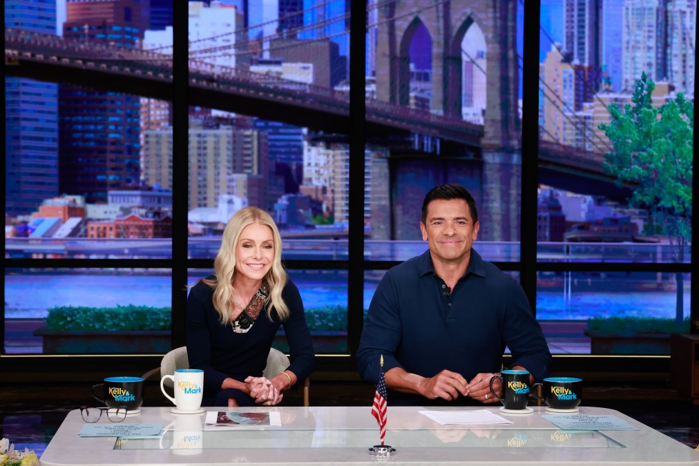KELLY RIPA, MARK CONSUELOS