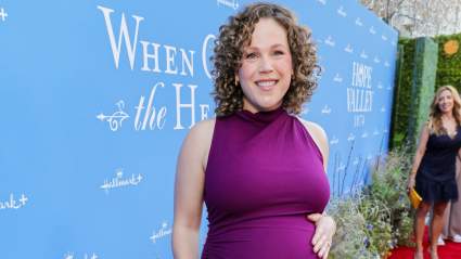 Erin Krakow’s Baby Bump Photo Delivers on Sweet Tradition With Fellow ‘WCTH’ Co-Star