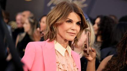 New Report Says Lori Loughlin Received ‘Flirty Texts’ From Estranged Husband Mossimo Giannulli