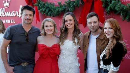 Hallmark Fan Favorite Issues Sweet Challenge for Fans