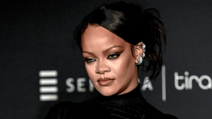 Rihanna’s Red Carpet Interaction With Paparazzi Takes a Surprising Turn