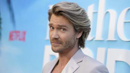 Chad Michael Murray’s Shirtless Vacation Selfie With Fellow Resort Guest Has Fans Losing Their Minds