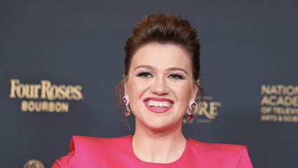Kelly Clarkson Calls New Interview with Hollywood Icon the ‘Highlight of My Life’