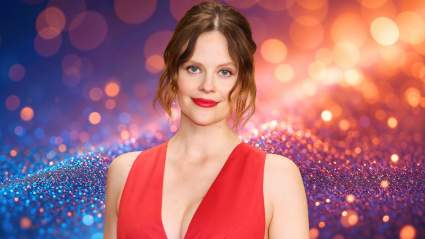 Hallmark Actress Announces Pregnancy: See PHOTOS of Her Growing Baby Bump