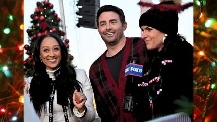 Hallmark Announces Annual Christmas Experience Event with Fan-Favorite Stars – See the 2026 Lineup & Schedule