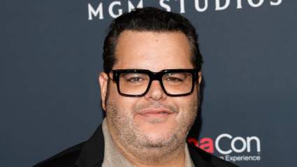 Josh Gad to Star in ‘Ocean’s Eleven’ Prequel Starring Margot Robbie & Bradley Cooper