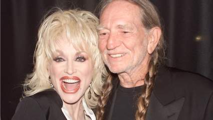 Willie Nelson Matches Dolly Parton’s Rare Six Decade Music Career Milestone