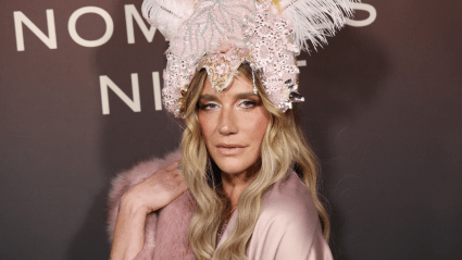 Kesha Reveals She Has Collected Over 1,000 of Her Fan’s Teeth – And What She Uses Them For