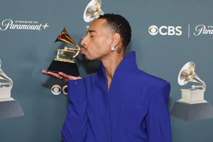 A Soulful Family Affair: Durand Bernarr Remakes Earth, Wind & Fire Classic