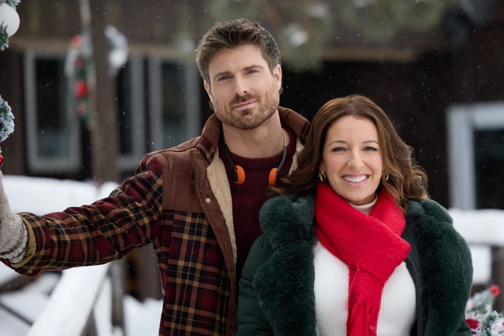 Marcus Rosner and Vanessa Lengies in Hallmark's 'Snowbound for the Holidays'