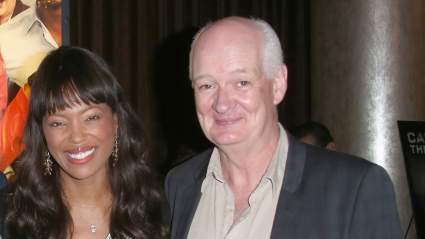 ‘Whose Line’ Star Colin Mochrie Copes With Humor as He Recovers From Knee Replacement Surgery
