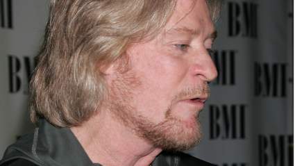 ’80s Rock Icon Daryl Hall Breaks Silence on Recent Health Struggles