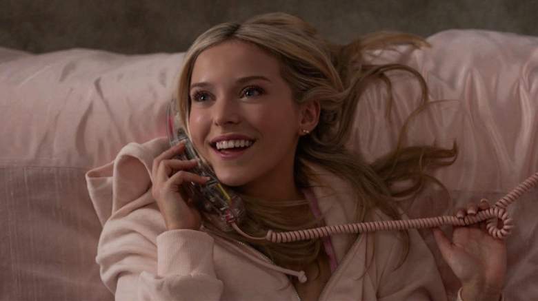 Lexi Minetree in a scene from 'Elle'