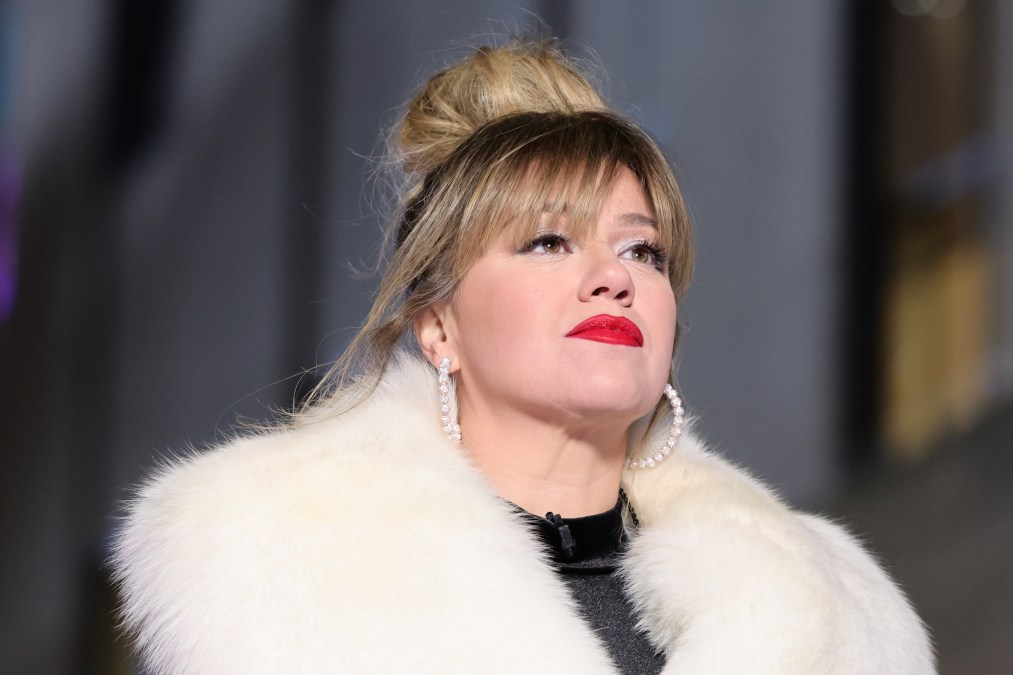 Kelly Clarkson performs during the 2023 Rockefeller Center Christmas Tree Lighting Ceremony